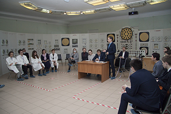 Дебаты прошли на центральном пульте управления Первой в мире АЭС и были посвящены 65-летию г. Обнинска и 75-летию АО «ГНЦ РФ – ФЭИ»