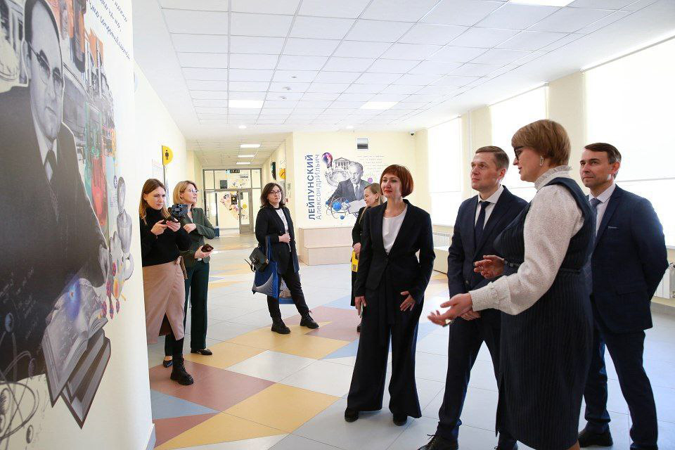 <p>В рамках рабочего визита в Обнинск делегация во главе с Павлом Зайцевым также посетила инженерный класс Росатома  в новой общеобразовательной школе №18.