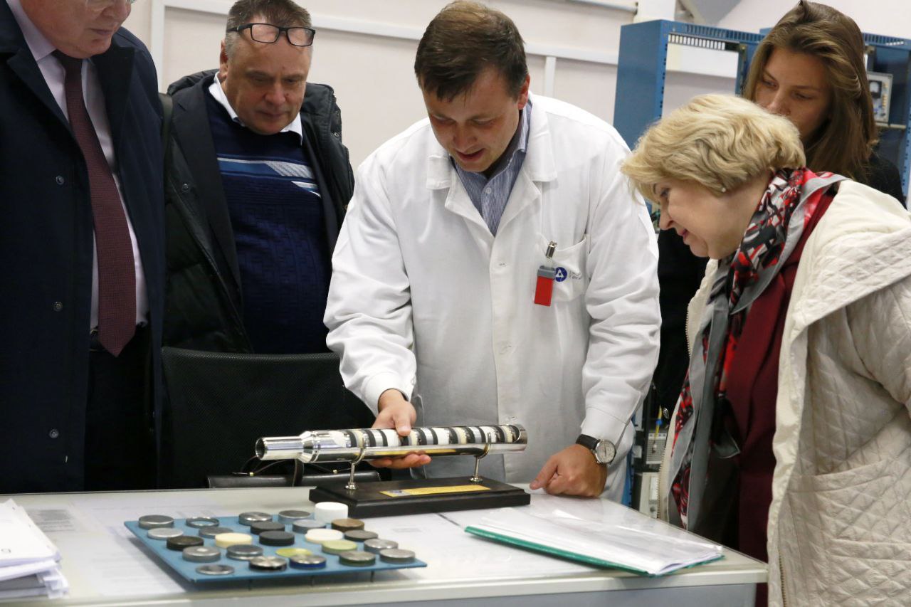 Институт пригласил гостей увидеть эту красоту и оценить труд работников оранжереи.