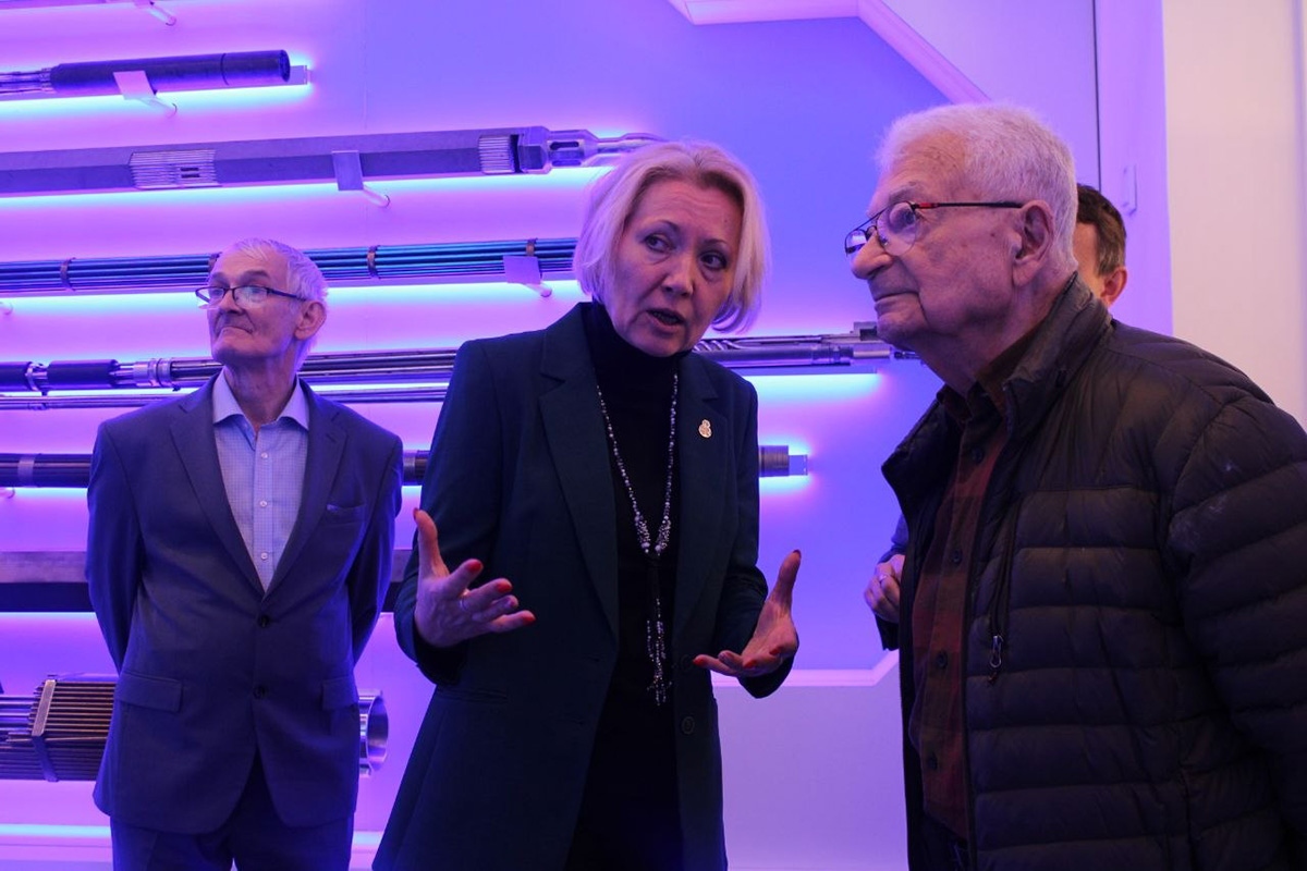 Свой визит в Обнинск Юрий Оганесян  начал именно с ФЭИ: ему показали Первую в мире АЭС